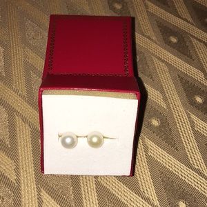 Pearl earring studs 🌼🌻